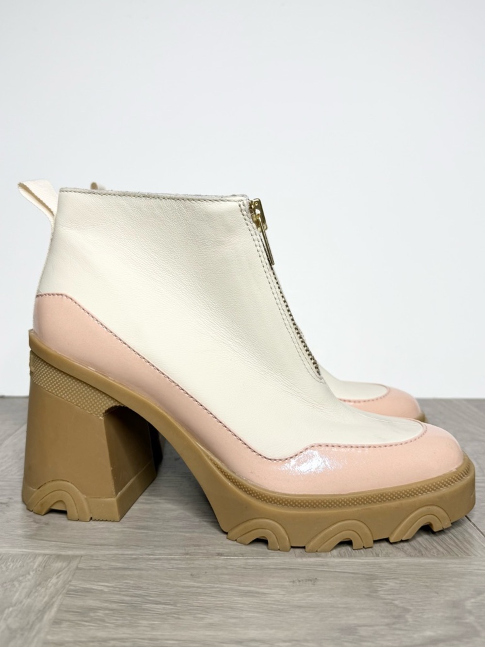 Sorel White Pink Heeled Boot 8